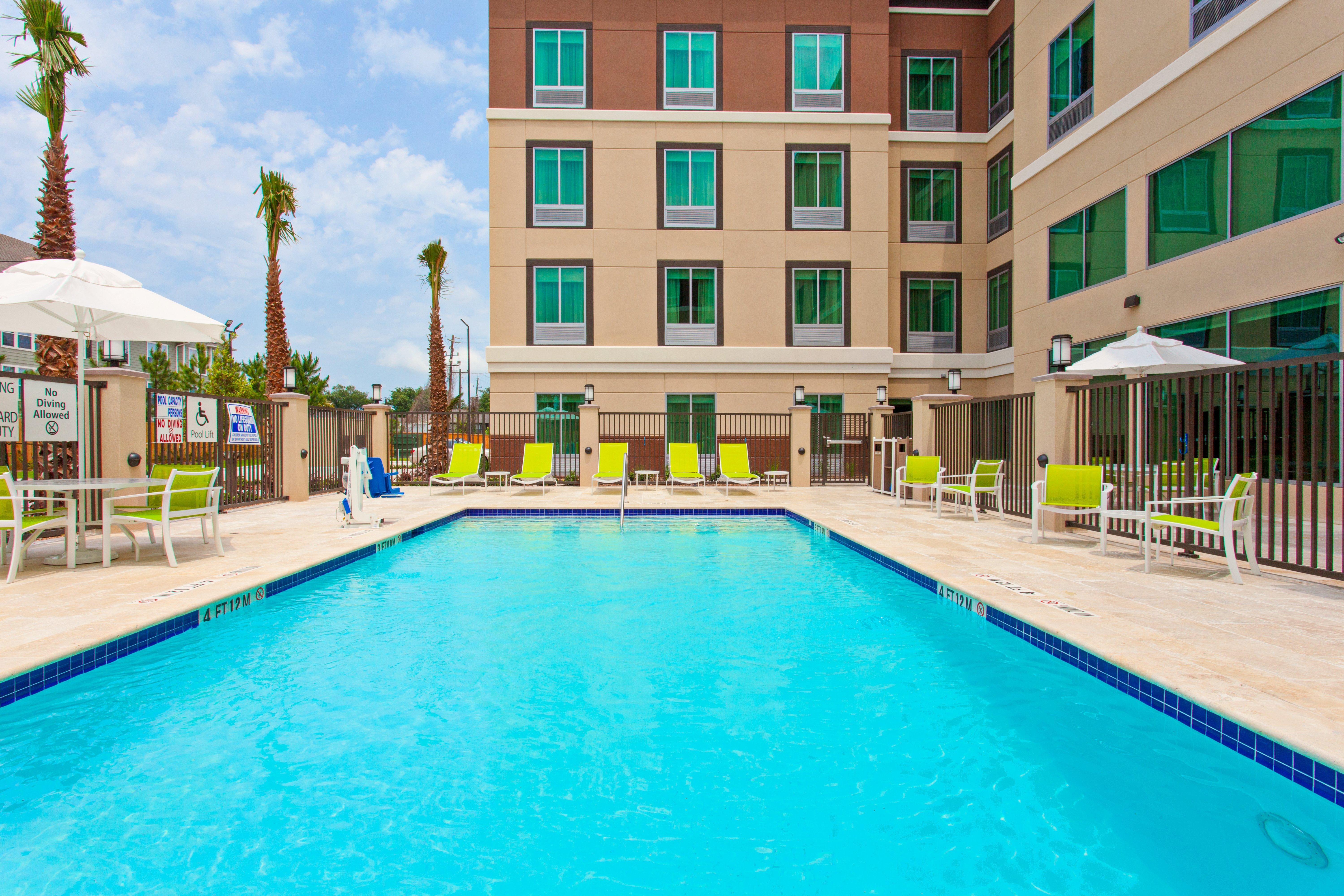 Holiday Inn Express & Suites Houston S - Medical Ctr Area By Ihg Exterior foto